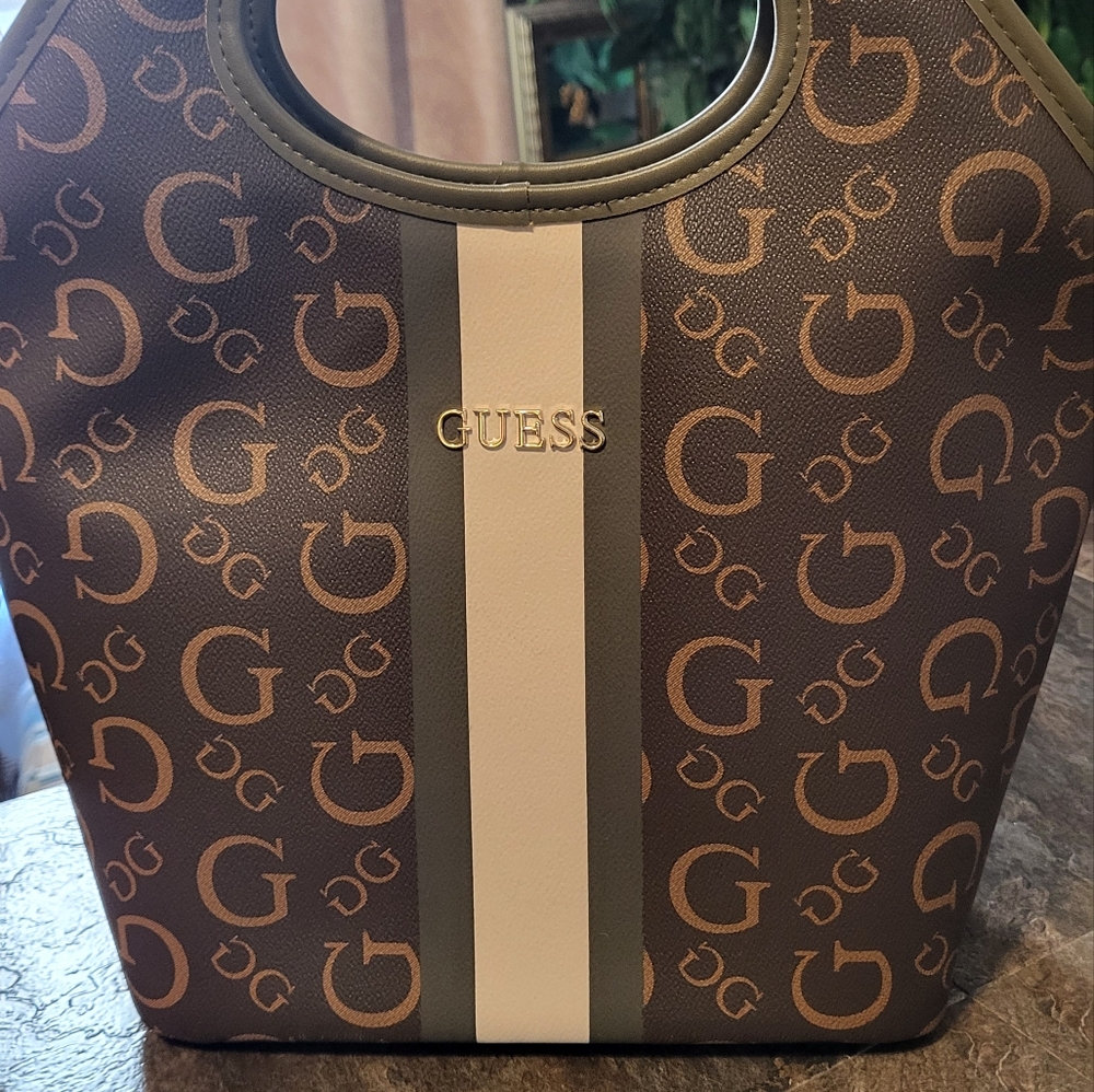 Guess Lunch Tote